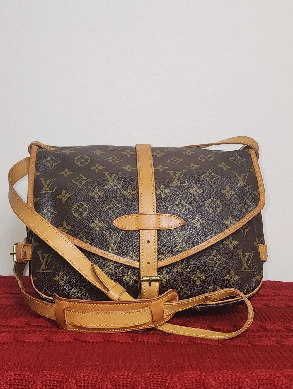 Louis Vuitton Authentic Vintage (34 Yrs.old) SAUMUR 30